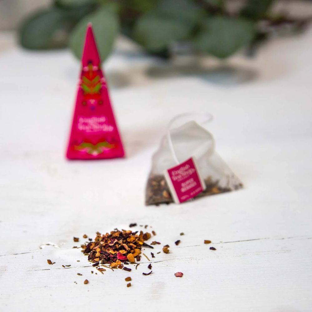 English Tea Shop Teegeschenk "Super Fruit Tee Kollektion" mit Schleife · 12 Pyramiden-Beutel – Bild 5