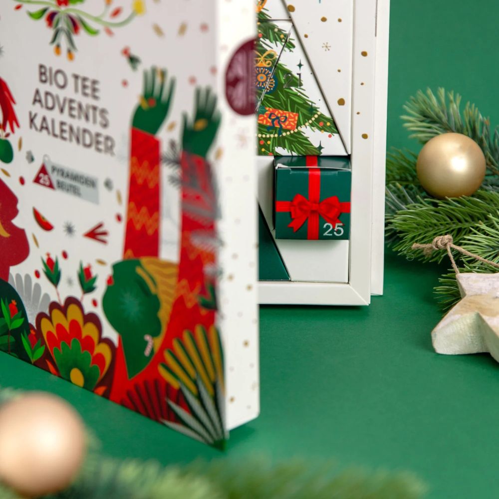 English Tea Shop | Teebuch Adventskalender mit 24 köstlichen Tees - Weiß